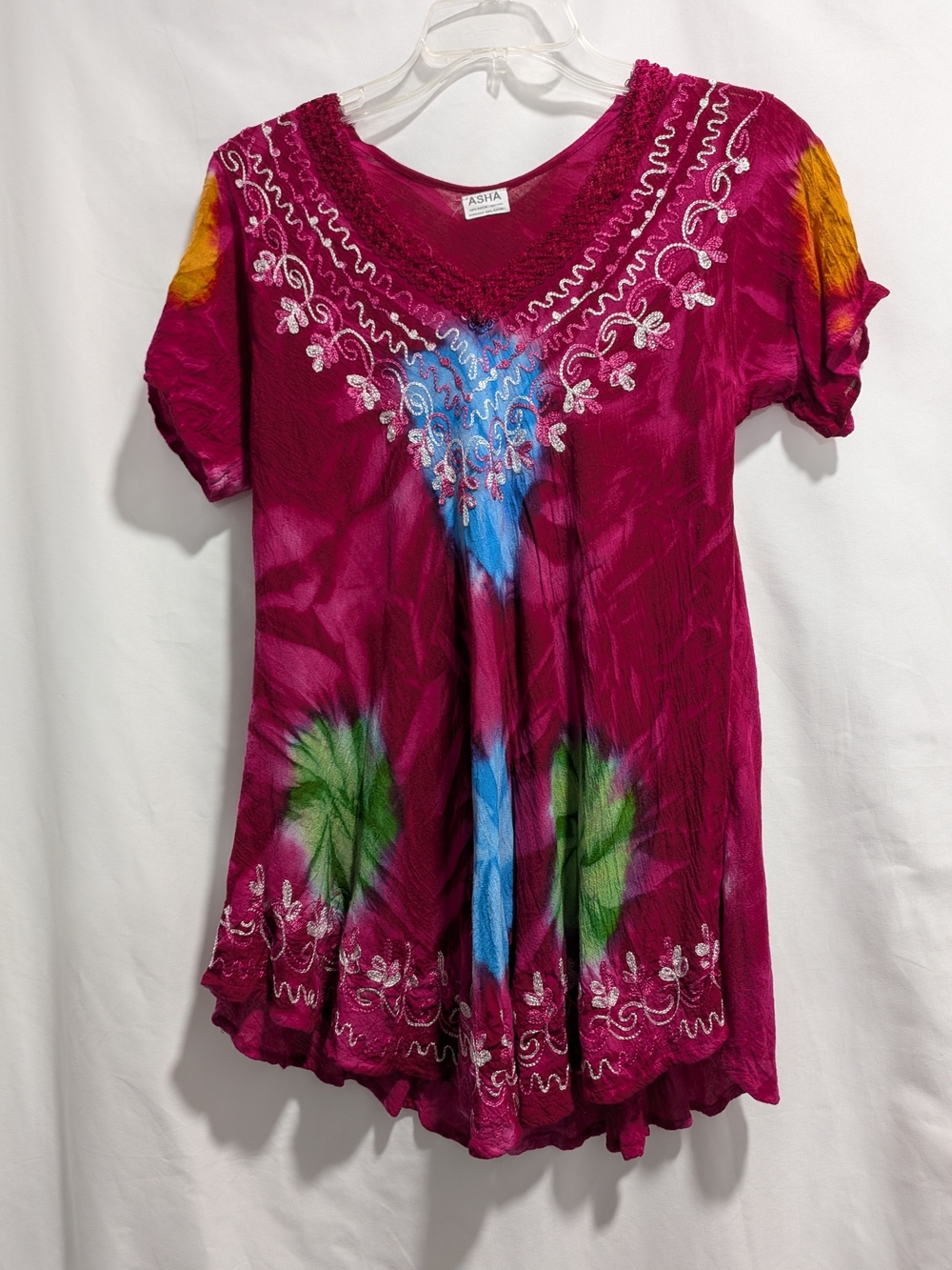 Women's Magenta Embroidered Tie-Dye V-Neck Top